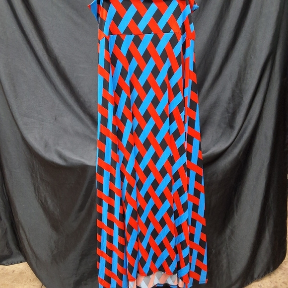 Vibrant Red and Blue Geometric Skirt - Picture 13 of 15